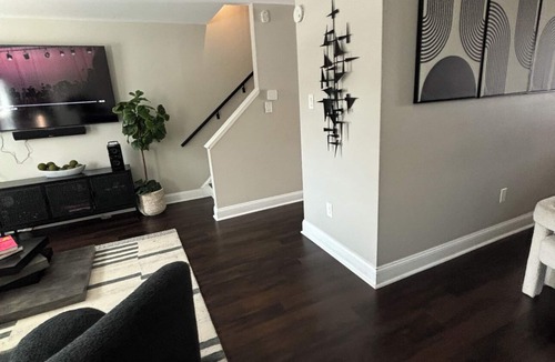 Fairlawn House | Spacious 4-bedroom townhome in brilliant Washington with WiFi, AC