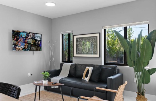 Allapattah Apartment | Spacious 4-BR House W Free Parking