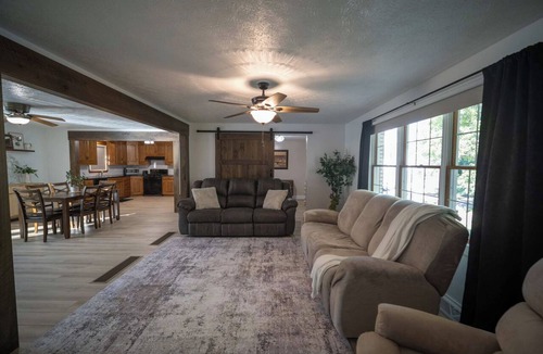 Sugarcreek House | Spacious 4-BR Retreat in Ohio's Mini Switzerland