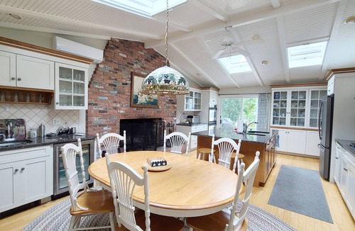 Wellfleet House | Spacious 4BD-A/C, Patio, Walk to Mayo Beach & Wellfleet Town Center