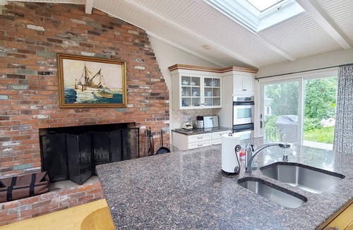 Wellfleet House | Spacious 4BD-A/C, Patio, Walk to Mayo Beach & Wellfleet Town Center