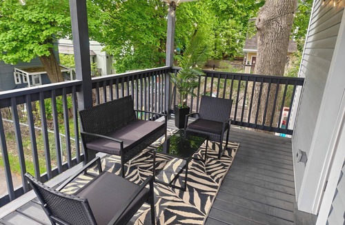 Dudley Square Apartment | Spacious 4BDRM, Sleeps 15, in Boston with free parking, close to transportation.