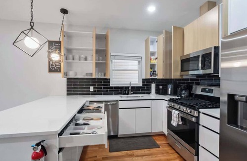 West Side Apartment | Spacious 4BED 3BA Apt with Garage Near NYC and MetLife Stadium, close to PATH ready for MAJOR INTERNATIONAL SPORTING EVENT