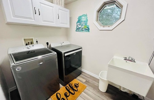Ocean View Cottage | Spacious 4BR/3BA Cottage near Ocean & Pool, Perfect for Family Getaways!