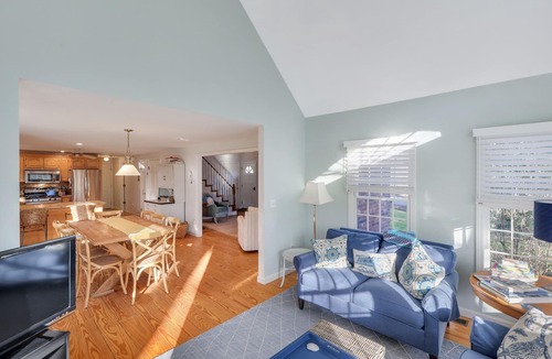 Brewster House | Spacious 4BR/3BA home only .4 mile to Ellis Landing Beach