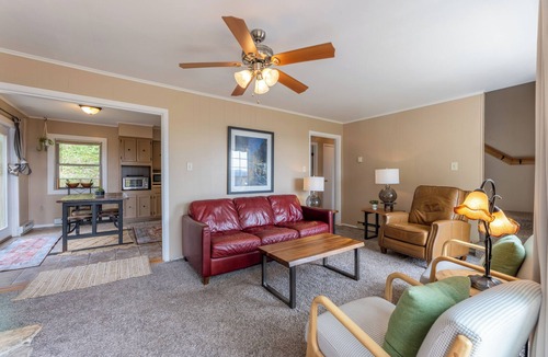 Edray House | Spacious 5-bedroom bungalow near Cupp Run w/beautiful western & sunset views