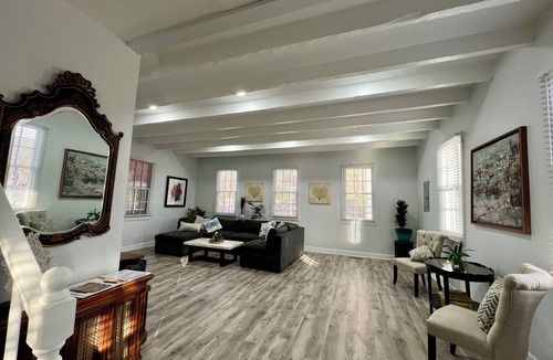 Portsmouth House | Spacious 5-bedroom house with AC in beautiful Portsmouth