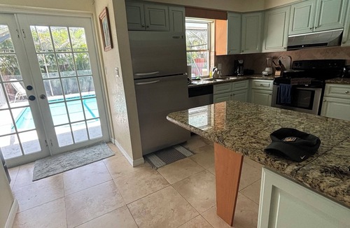 Park East House | Spacious 5 bedroom house with pool. Complete privacy from neighbors.
