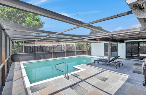 Lauderhill House | Spacious 5-bedroom Private house in Prime Location in Fort Lauderdale-Lauderhill