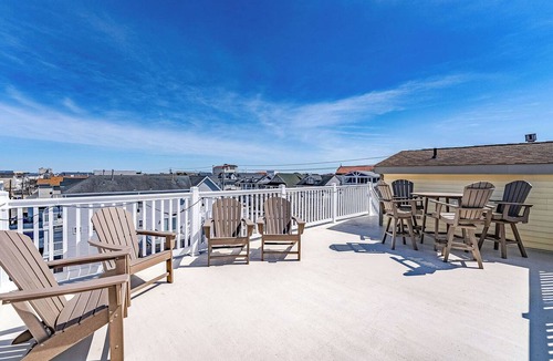 North End Condo | Spacious 5BR Condo — 2 Blocks to Ocean City Beach & Boardwalk!