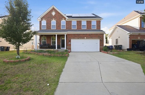 Washington House | Spacious 5BR house in tranquil Wash DC community has Sauna, fitness, and more
