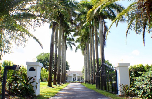 Homestead House | Spacious 6-bedroom house with WiFi, AC in marvelous Miami.Great for World Cup