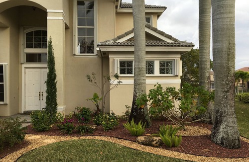 Parkland House | Spacious 6-bedroom house in wonderful Parkland with AC, fitness room, WiFi