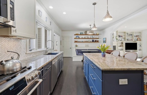 Vineyard Haven House | Spacious 6-bedroom house sleeps 12+ with pool, close to Tashmoo and pet friendly