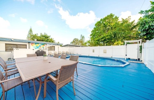North Miami Beach Villa | Spacious 6-Bedroom Villa with Pool