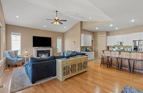 Latah Valley House | Spacious 6BR retreat near downtown Spokane—views, garage & fun!