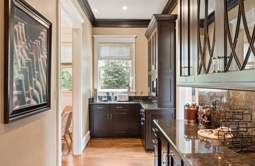 Fort Hunt House | Spacious 7-bedroom house with water views, AC, Heat, WiFi in charming Alexandria