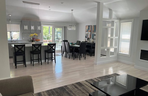Cotuit House | Spacious 7-bedroom house with fitness room, WiFi in wonderful Barnstable