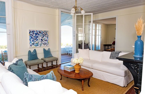 Oak Bluffs House | Spacious 9-bedroom house with Waterview, WiFi, AC in delightful Oak Bluffs