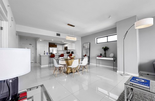 Bay Harbor Islands Apartment | Spacious and Comfortable 2BD Penthouse | Balcony, Kitchen and Daily Housekeeping