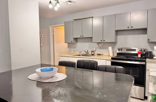 North Bergen Apartment | Spacious apartment near NYC & MetLife stadium
