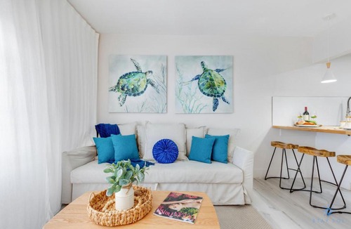 North Beach Apartment | Spacious Apt 2 Blocks to Beach and Collins Park