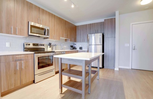 Groveton Apartment | Spacious Apt W Gym Near Metro