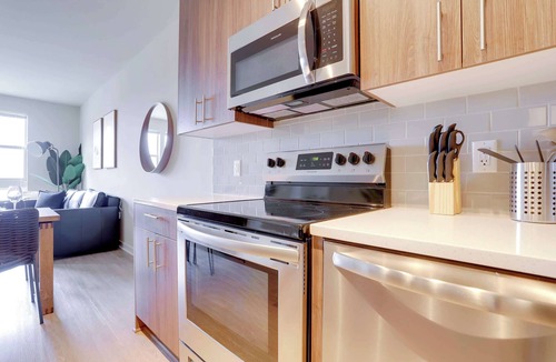 Groveton Apartment | Spacious Apt W Gym Near Metro