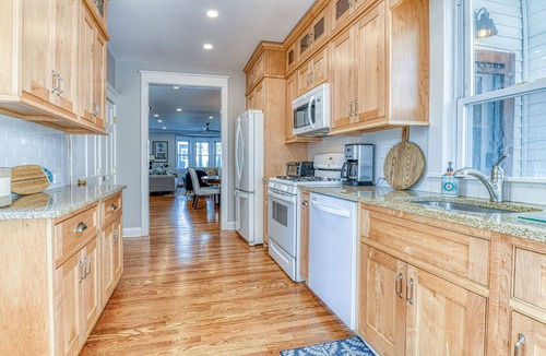 Ocean Grove House | SPACIOUS BEACH HOUSE. 7 Bedrooms/6 baths with 2 porches and backyard space.
