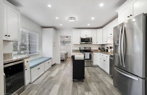 North Andrews Gardens House | Spacious Bright Dream Home & Heated Pool in Oakland Park