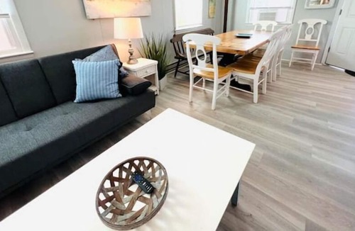 Little Salisbury Condo | Spacious condo, great location!