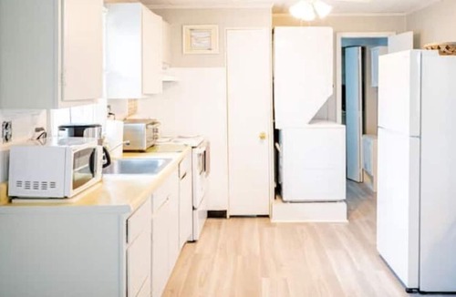 Little Salisbury Condo | Spacious condo, great location!
