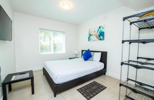 Royal Poinciana Apartment | Spacious entire Apartment with Free Parking
