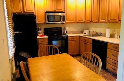 Hancock Condo | Spacious, Family-Friendly Getaway w/Full Kitchen & Fireplace