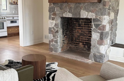 Harrisonville House | Spacious farmhouse in Elmer, NJ. Perfect for groups or families!