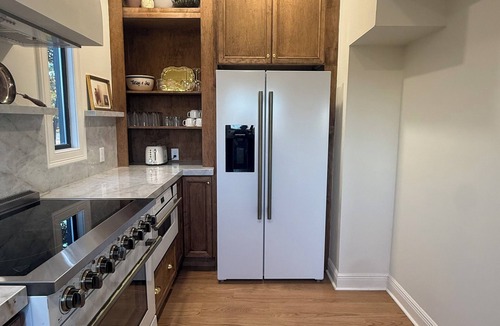 Harrisonville House | Spacious farmhouse in Elmer, NJ. Perfect for groups or families!