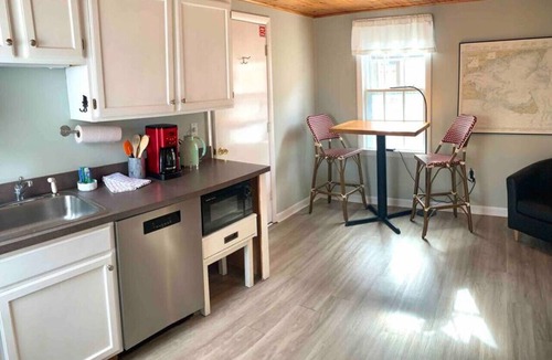 Falmouth House | Spacious Guest House in Falmouth Village