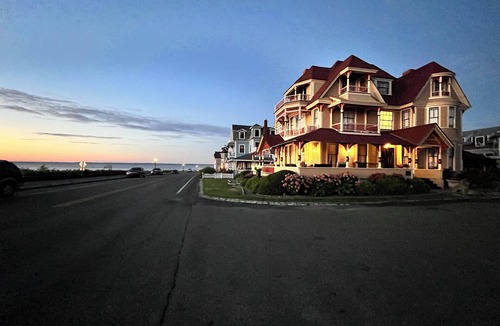 Oak Bluffs House | Spacious, historic, air-conditioned 8-BR 4-BA beauty in the heart of Oak Bluffs