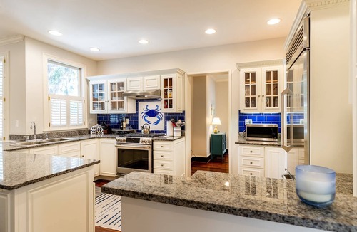 Historic District House | Spacious Historic Home with Private Parking in the Heart of Downtown Annapolis