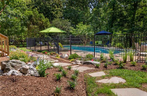 Annapolis House | Spacious home with an outdoor pool, screened porch, washer/dryer & central AC
