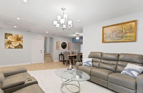 Miami Gardens House | Spacious Home With King Bed Near Stadium