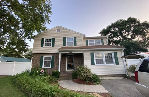 Salisbury House | Spacious home with private pool & game room. Sleeps 15. Close to Ocean City.
