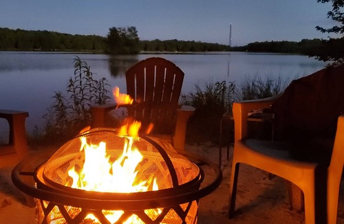 Gouldsboro House | Spacious Lake front, Waterfront Chalet, 6 bedrooms 4 full bathrooms