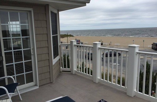 Lewes House | Spacious Lewes Beach Front luxury home
