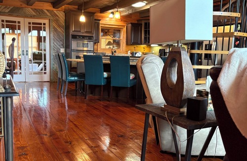 Gold Rock Cabin | Spacious Log Cabin 2 Kings and Loft Sleeps 9+