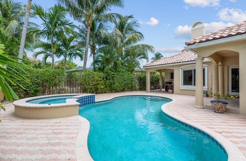 Birch Park Finger Streets House | Spacious Mediterranean Beach Villa STEPS to the BEACH With Heated Pool & Spa!