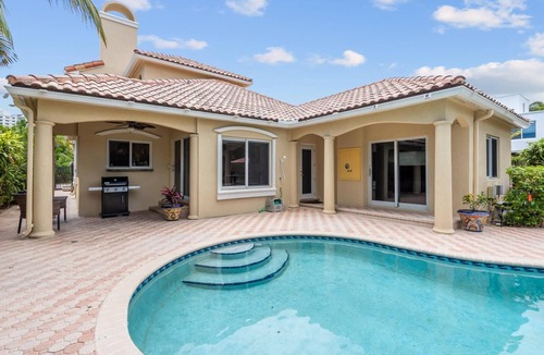 Birch Park Finger Streets House | Spacious Mediterranean Beach Villa STEPS to the BEACH With Heated Pool & Spa!