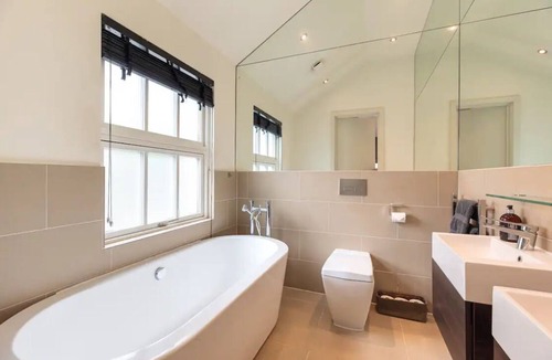 Venetian Islands Villa | Spacious modern 6-bedroom villa in charming venetian islands