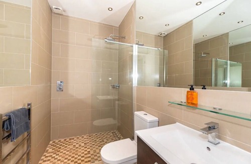 Venetian Islands Villa | Spacious modern 6-bedroom villa in charming venetian islands