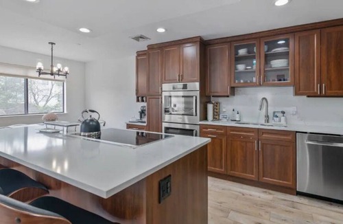 Teaneck Apartment | Spacious Modern Luxury Duplex 20 min from NYC